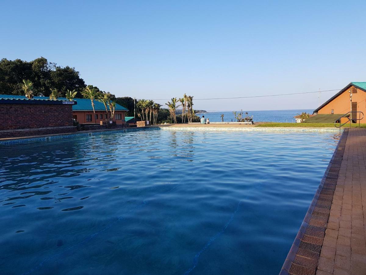 Port Edward Holiday Resort ภายนอก รูปภาพ