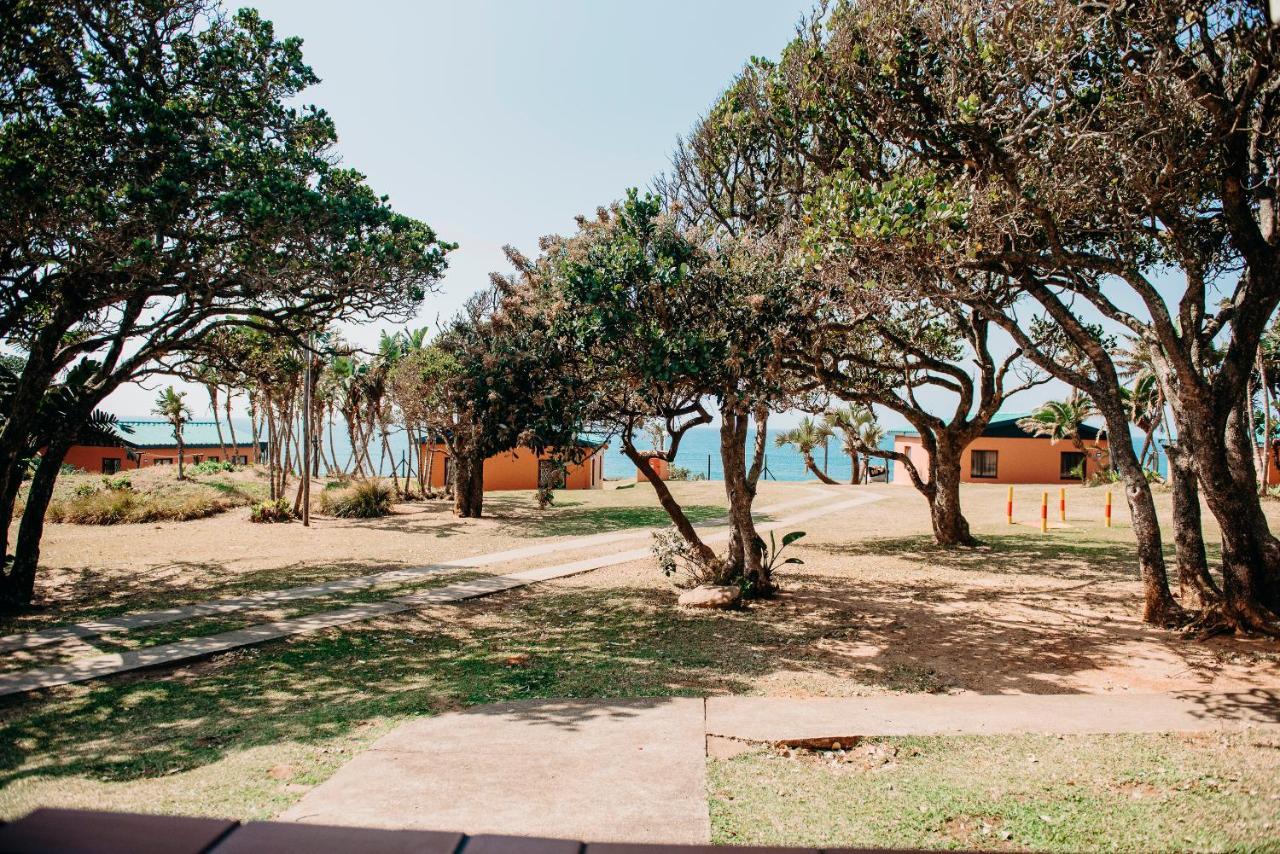 Port Edward Holiday Resort ภายนอก รูปภาพ