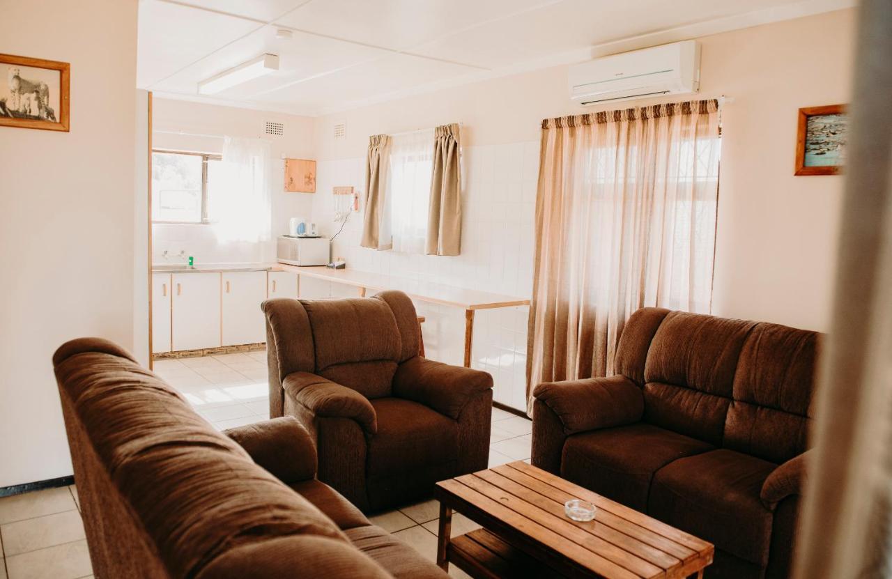 Port Edward Holiday Resort ภายนอก รูปภาพ