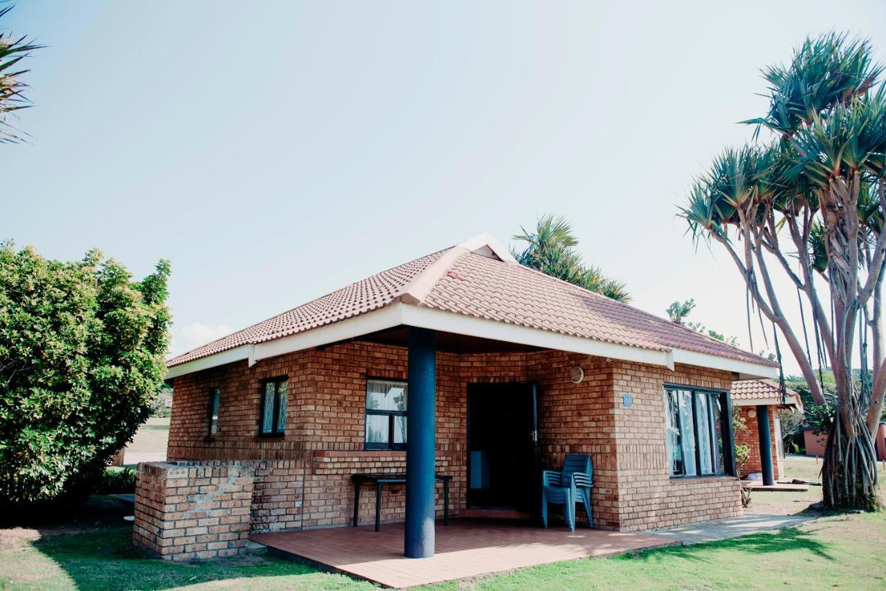 Port Edward Holiday Resort ภายนอก รูปภาพ