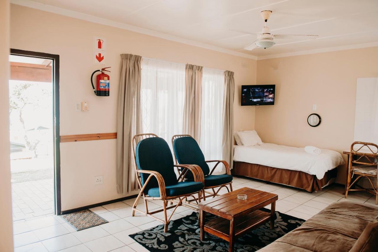 Port Edward Holiday Resort ภายนอก รูปภาพ