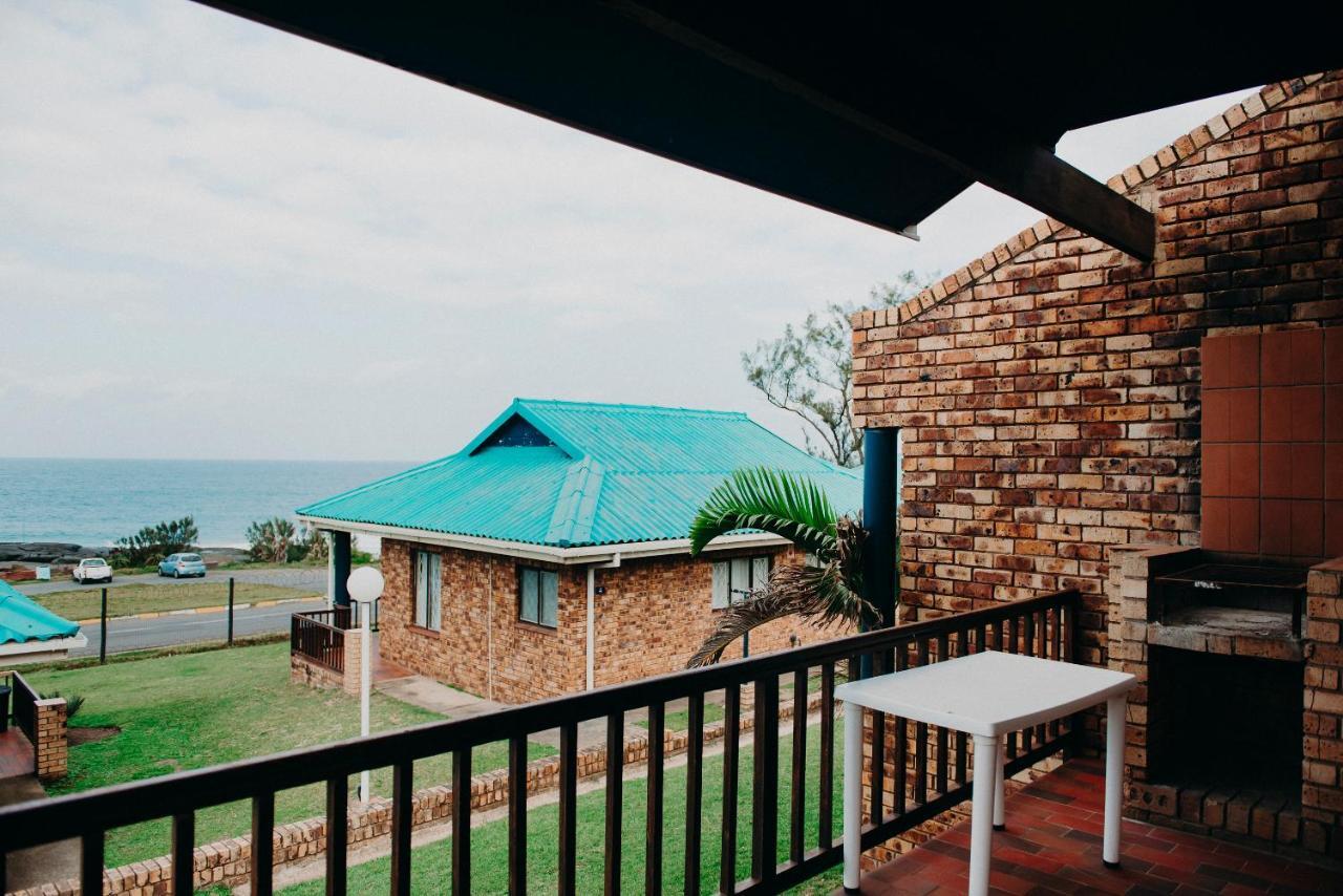 Port Edward Holiday Resort ภายนอก รูปภาพ