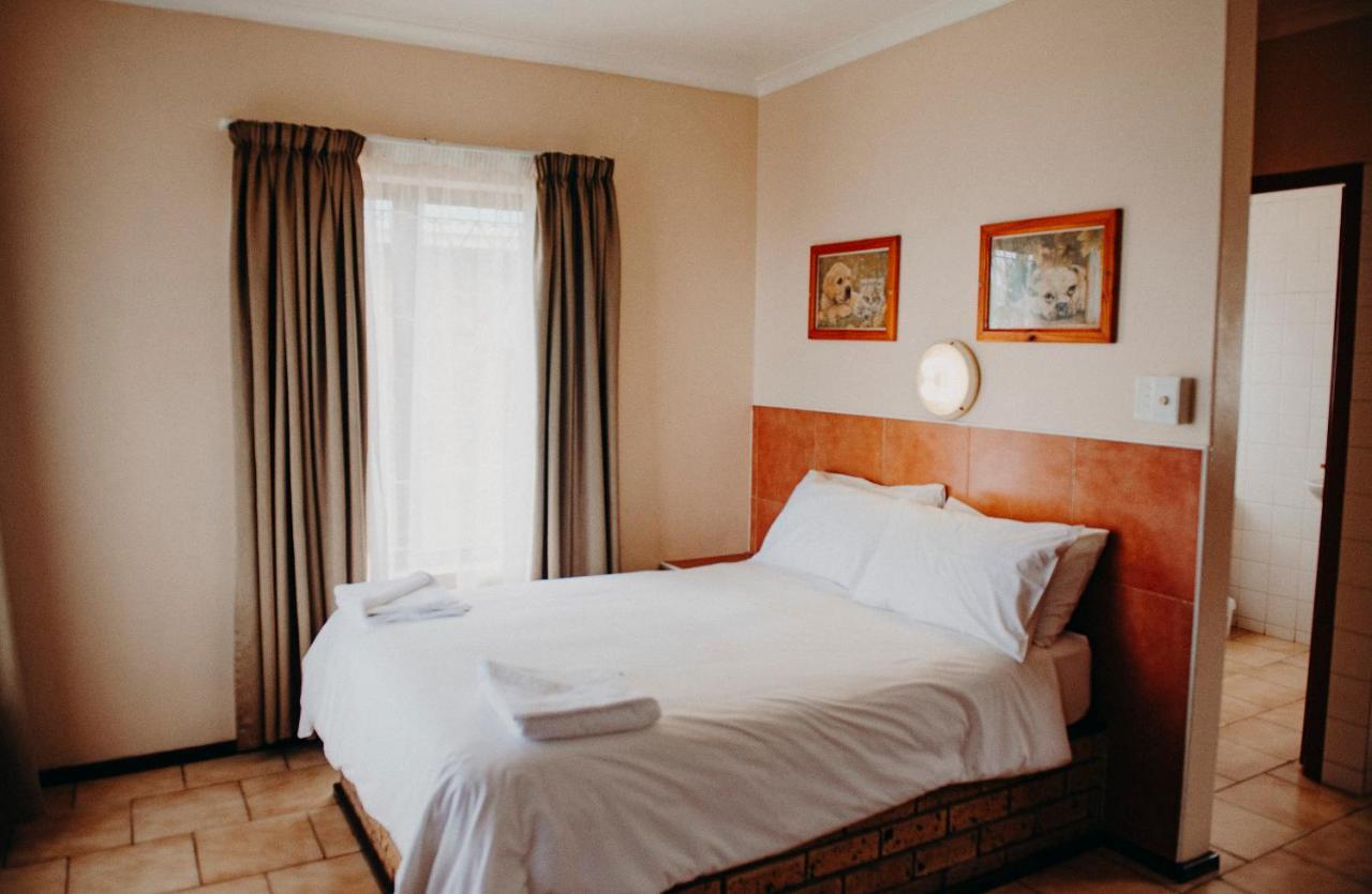 Port Edward Holiday Resort ภายนอก รูปภาพ