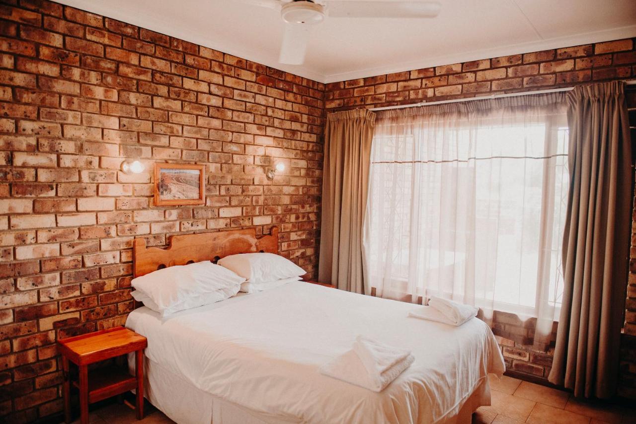 Port Edward Holiday Resort ภายนอก รูปภาพ