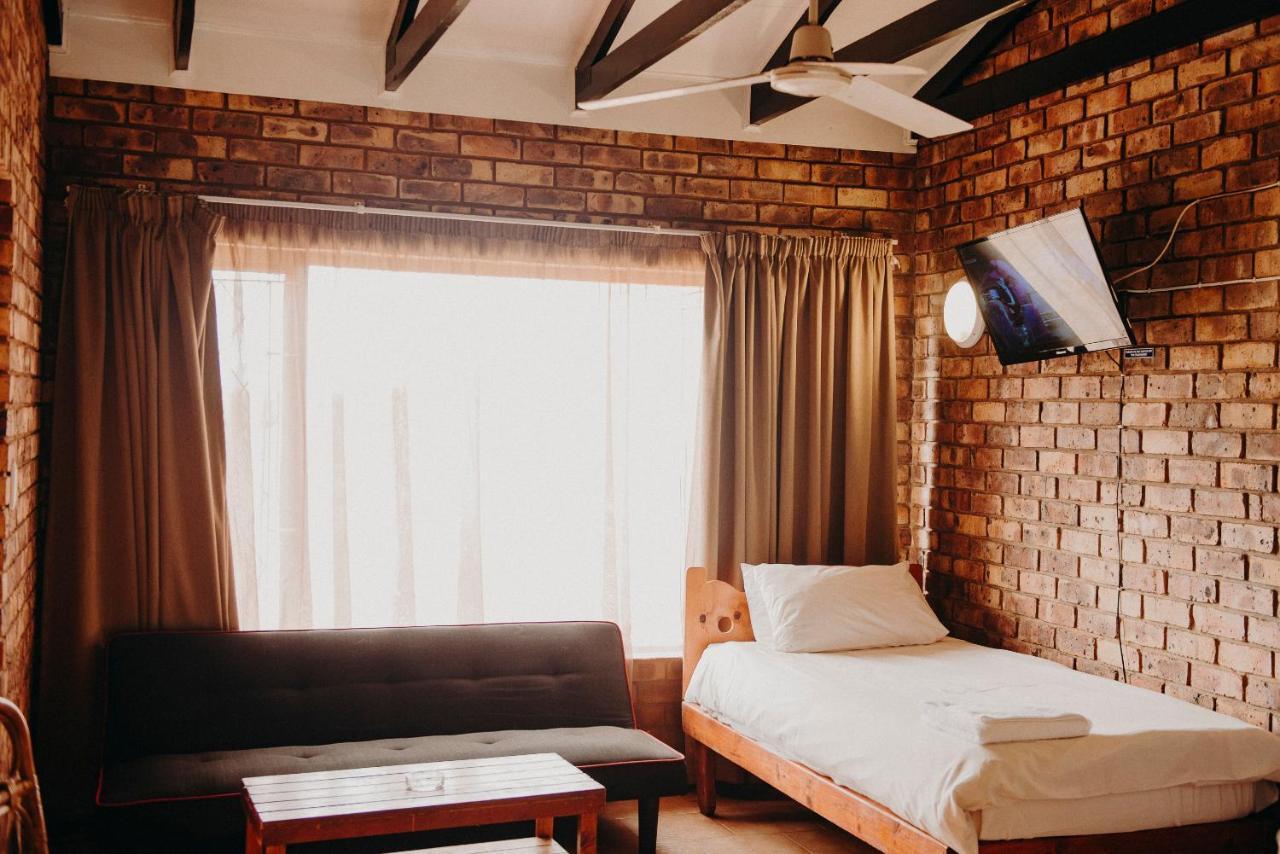 Port Edward Holiday Resort ภายนอก รูปภาพ